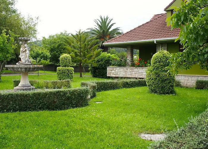 Casa Camelia بيت للعطل *